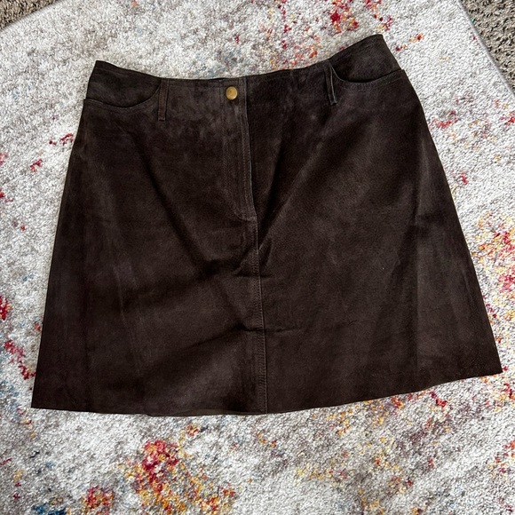 🤠 NWOT Suede Mini Skirt 🤠 - Picture 5 of 9